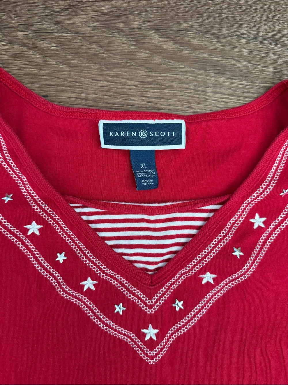 Karen Scott Red V-Neck Short Sleeve Tee with Star Trim - Picture 2 of 3